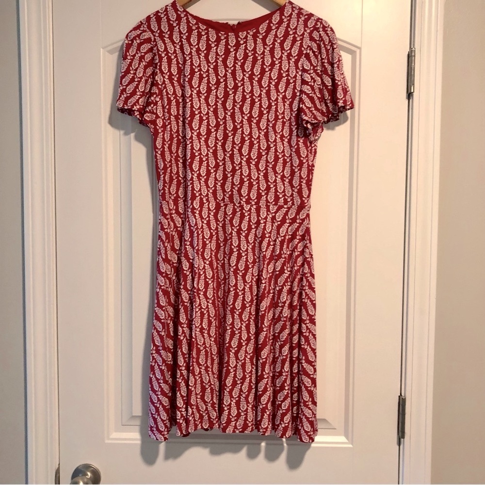 Ann Taylor Loft red and white fit and flare short sleeve dress size 0